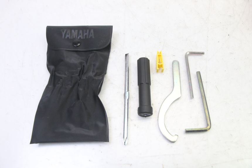 photo de TROUSSE A OUTILS YAMAHA XMAX X-MAX 125 (2021 - 2025)