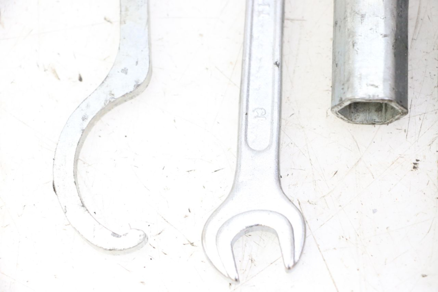 photo de TROUSSE A OUTILS PIAGGIO X9 EVOLUTION 125 (2003 - 2007)