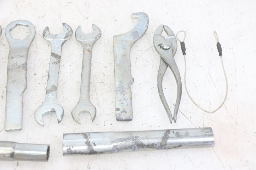 photo de TROUSSE A OUTILS YAMAHA XJ6 ABS 600 (2008 - 2016)
