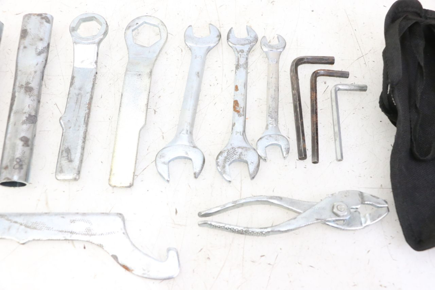 photo de TROUSSE A OUTILS YAMAHA XJ6 ABS 600 (2008 - 2016)