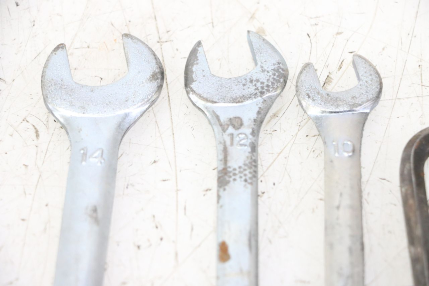 photo de TROUSSE A OUTILS YAMAHA XJ6 ABS 600 (2008 - 2016)