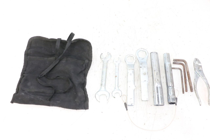 photo de TROUSSE A OUTILS YAMAHA XJ6 ABS 600 (2008 - 2016)