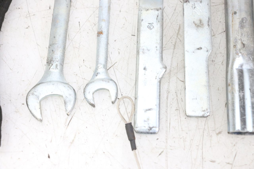 photo de TROUSSE A OUTILS YAMAHA XJ6 ABS 600 (2008 - 2016)