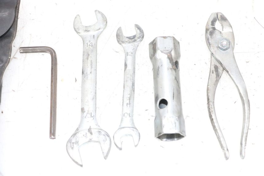 photo de TROUSSE A OUTILS YAMAHA YFM R RAPTOR 250 (2008 - 2014) - État de surface