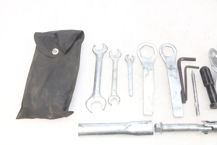 photo de TROUSSE A OUTILS KAWASAKI ZR7 ZR-7 S 750 (1999 - 2004)