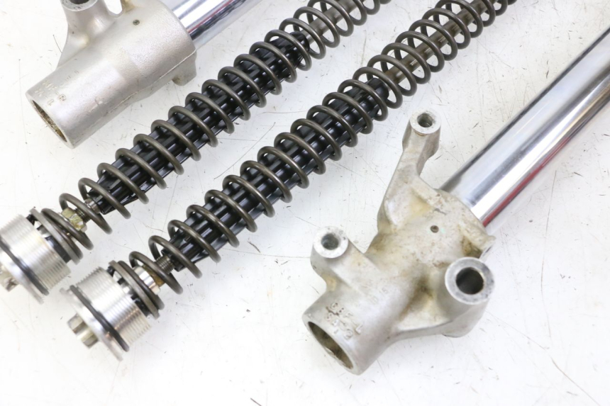 photo de TUBE FOURCHE HONDA CR 85 (2003 - 2007)