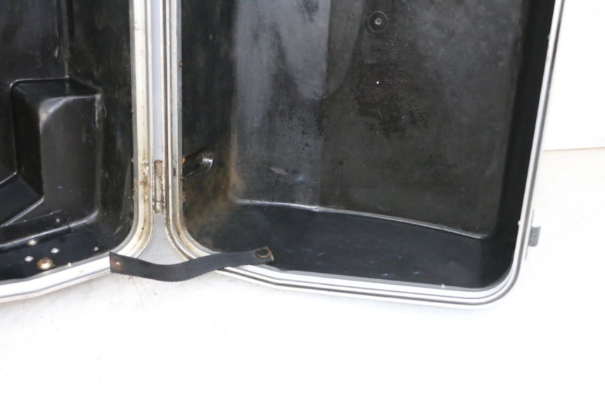 photo de VALISE GAUCHE KAWASAKI GTR 1000 (1994 - 2004) - Gros plan technique