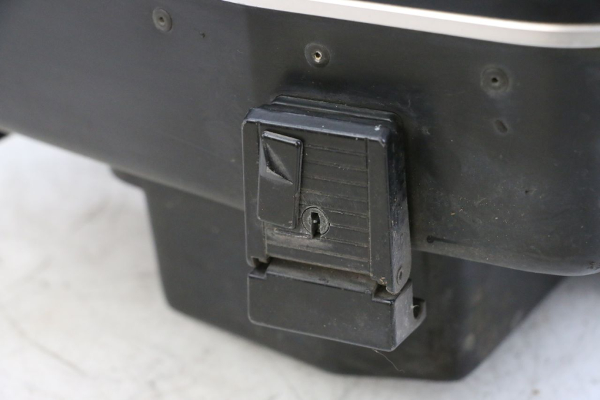 photo de VALISE GAUCHE KAWASAKI GTR 1000 (1994 - 2004) - Marquages et références