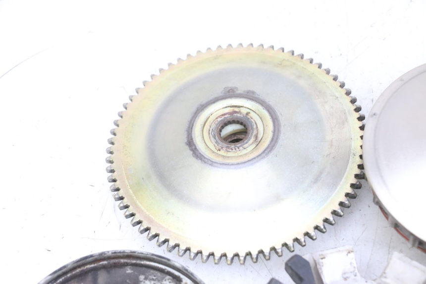 photo de VARIATEUR PEUGEOT ELYSEO 125 (1999 - 2004) - Points de fixation