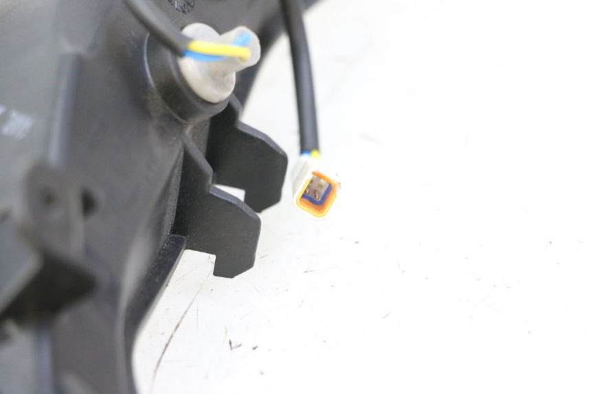 photo de VEILLEUSE PIAGGIO MP3 500 (2014 - 2016)