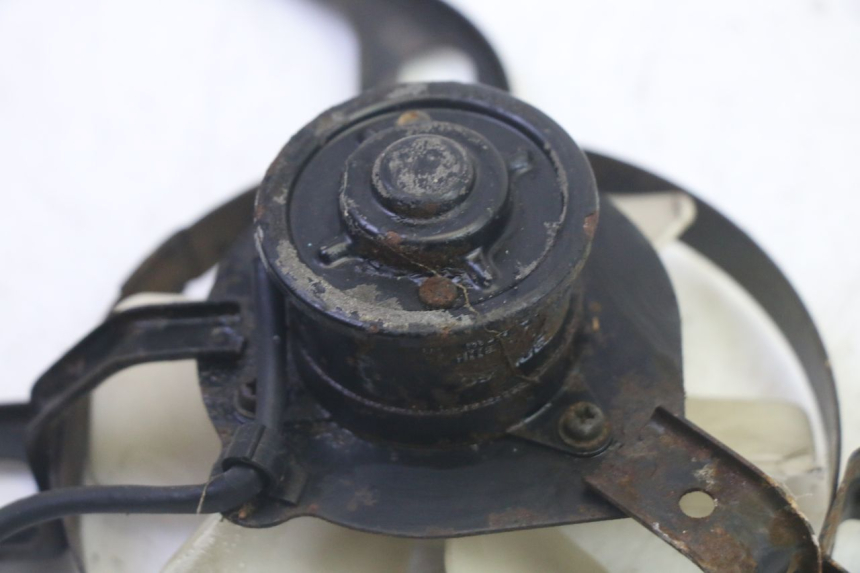 photo de VENTILATEUR KAWASAKI GPX R WARBIRD 600 (1988 - 1993) - Vue d’ensemble