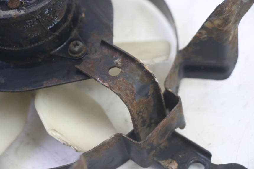 photo de VENTILATEUR KAWASAKI GPX R WARBIRD 600 (1988 - 1993) - Points de fixation