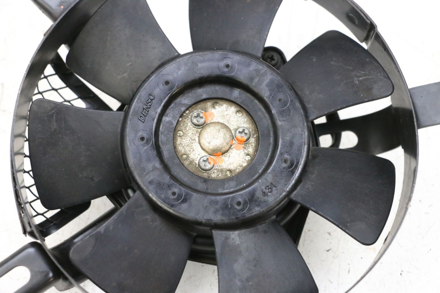 photo de VENTILATEUR SUZUKI GSXR GSX-R 1000 (2003 - 2004) - Gros plan technique
