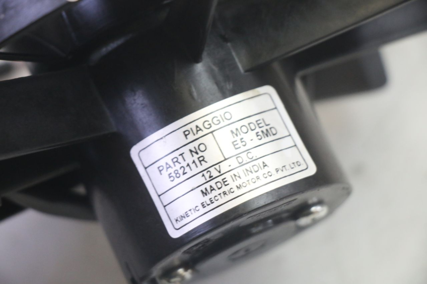 photo de VENTILATEUR PIAGGIO MP3 HPE 350 (2018 - 2020) - Autre angle de vue