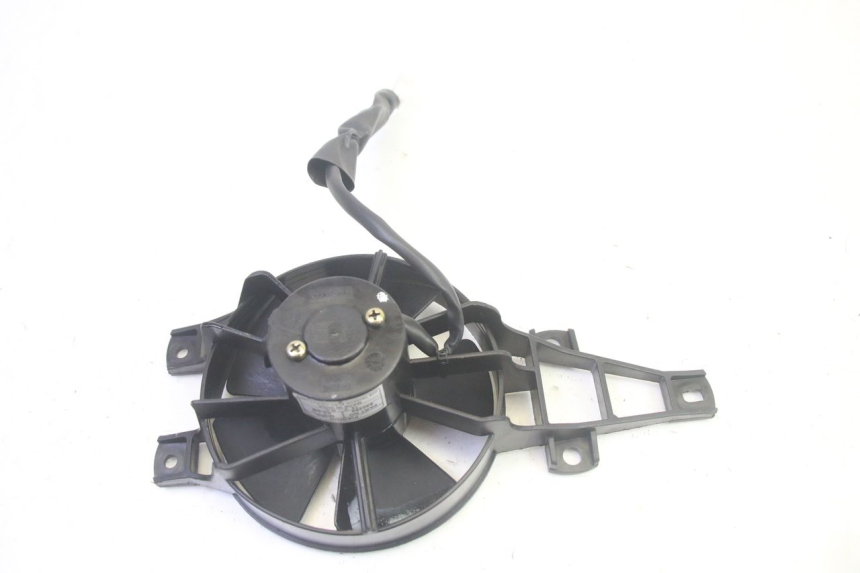 photo de VENTILATEUR PIAGGIO MP3 LT 400 (2007 - 2012) - Autre angle de vue
