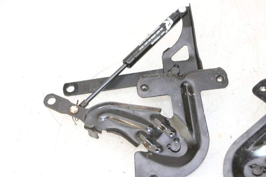 photo de VERIN COFFRE JM MOTORS GTS 125 (2015 - 2019) - Zoom état d’usage