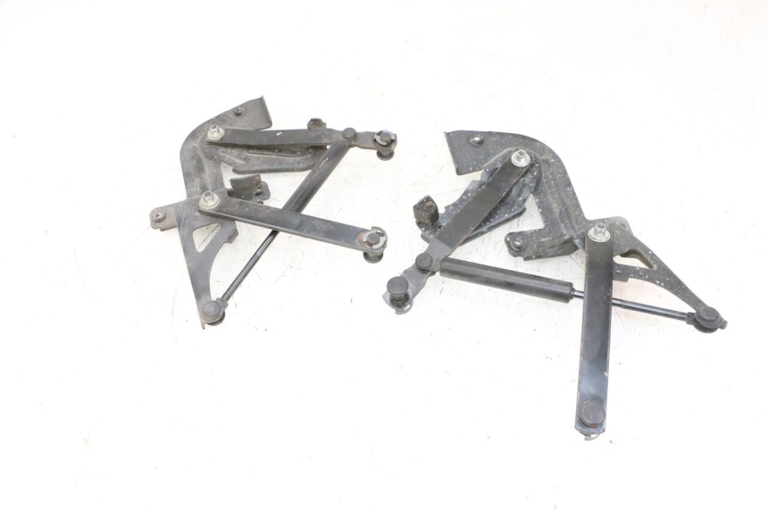 photo de VERIN COFFRE PEUGEOT SATELIS 125 (2013 - 2018) - Autre angle de vue