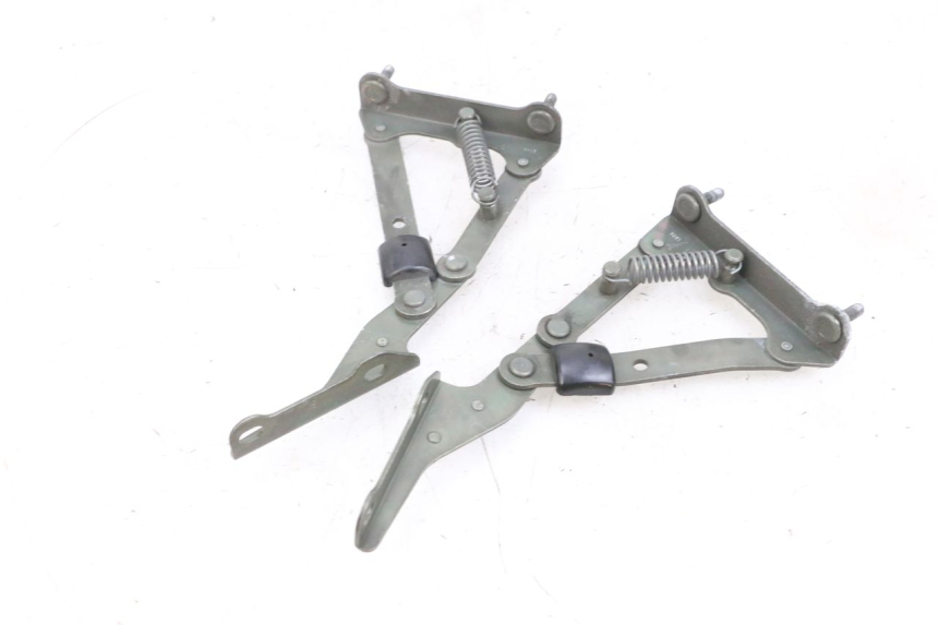 photo de VERIN COFFRE PIAGGIO X8 125 (2004 - 2007) - Autre angle de vue