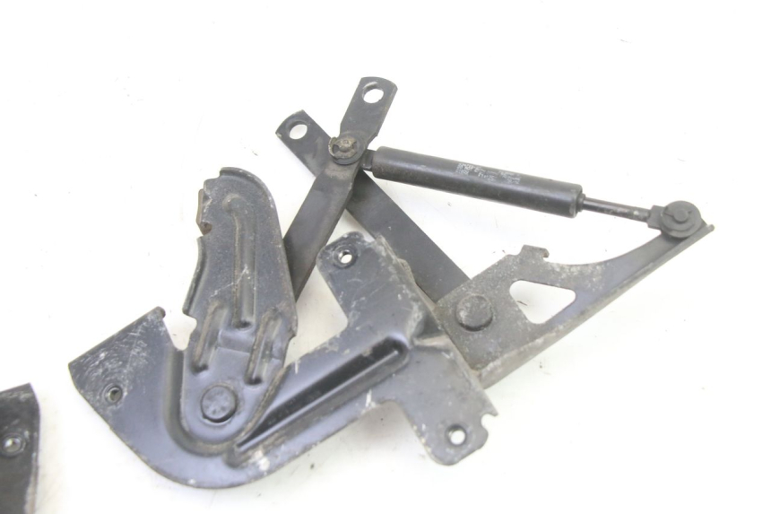 photo de VERIN SELLE PEUGEOT SATELIS 250 (2006 - 2012)