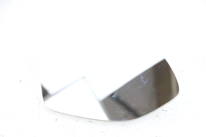 photo de VERRE RETROVISEUR GAUCHE PIAGGIO X9 EVOLUTION 125 (2003 - 2007) - État de surface