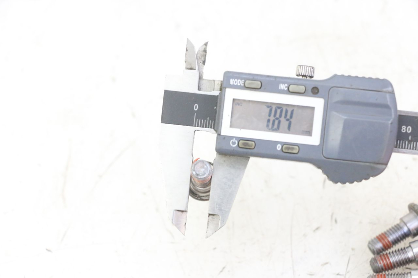 photo de VIS DISQUE DE FREIN HONDA CBF 500 (2004 - 2007)