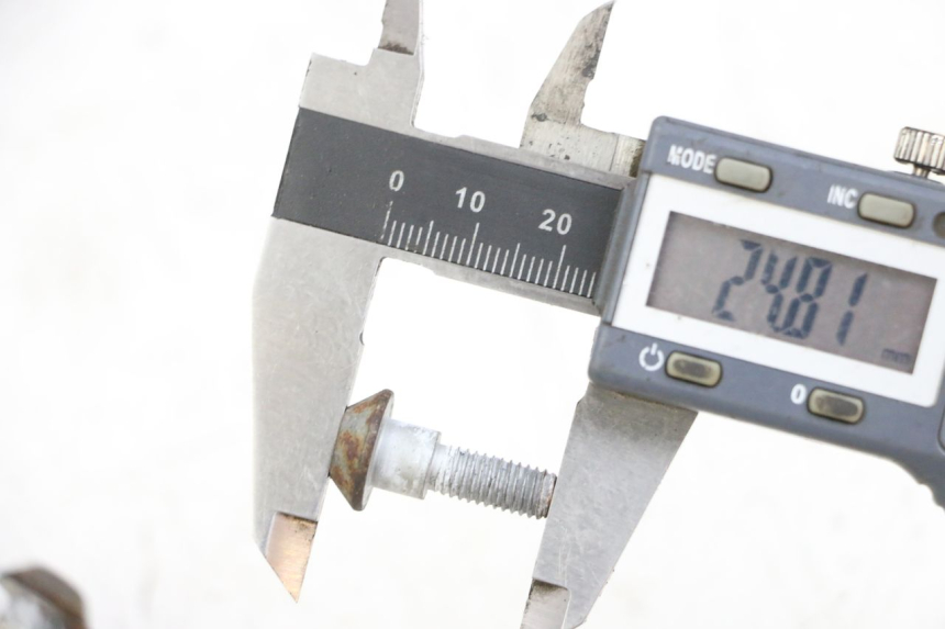 photo de VIS DISQUE DE FREIN YAMAHA FJR ABS 1300 (2006 - 2012) - Zoom état d’usage