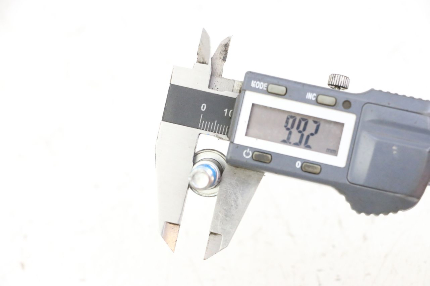 photo de VIS DISQUE DE FREIN SUZUKI GSR 750 (2011 - 2017)