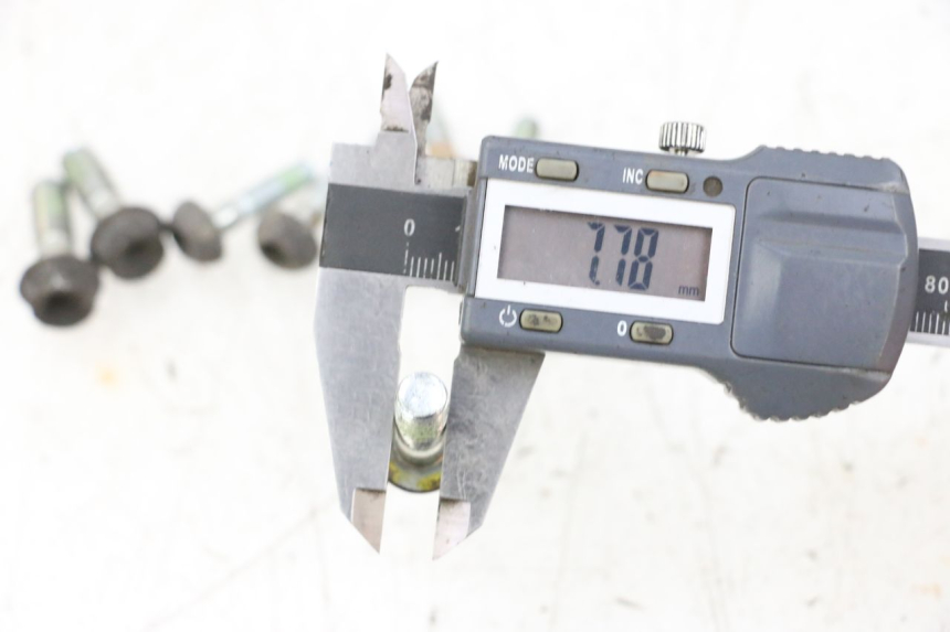 photo de VIS DISQUE DE FREIN HONDA NSR R 125 (1994 - 2003) - Autre angle de vue