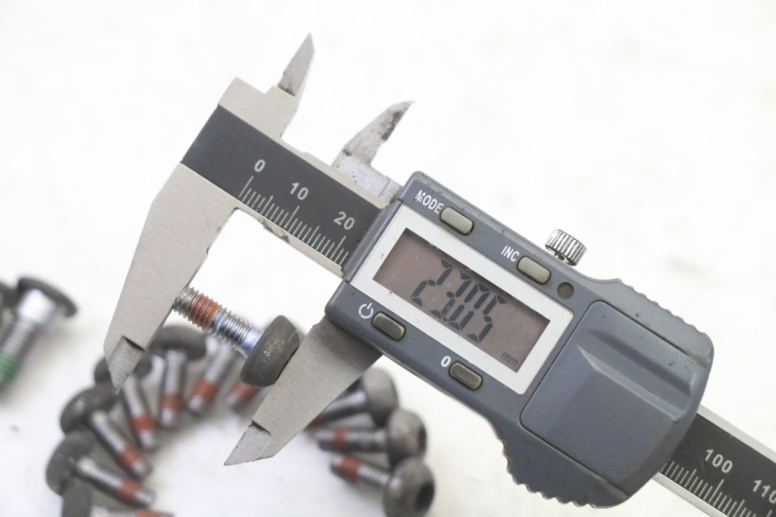 photo de VIS DISQUE DE FREIN HONDA ST PAN EUROPEAN 1300 (2002 - 2013)