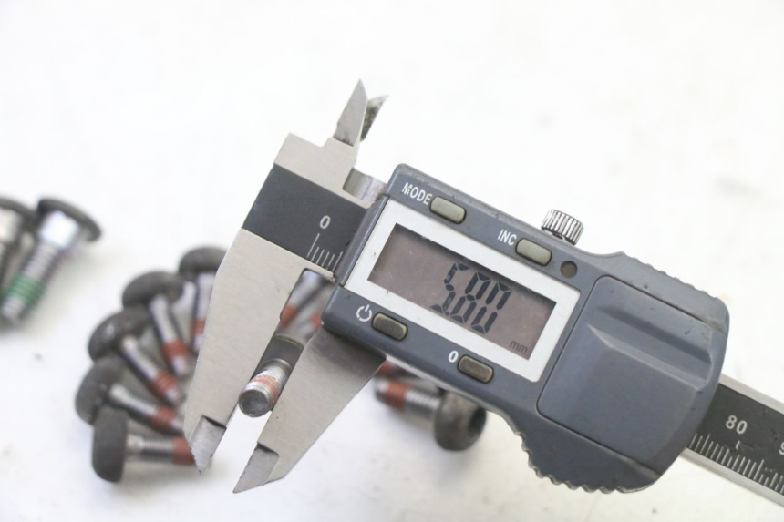 photo de VIS DISQUE DE FREIN HONDA ST PAN EUROPEAN 1300 (2002 - 2013)