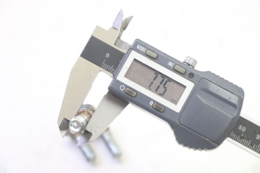 photo de VIS DISQUE DE FREIN SUKIDA TOP 1 50 (2003 - 2010) - Gros plan technique