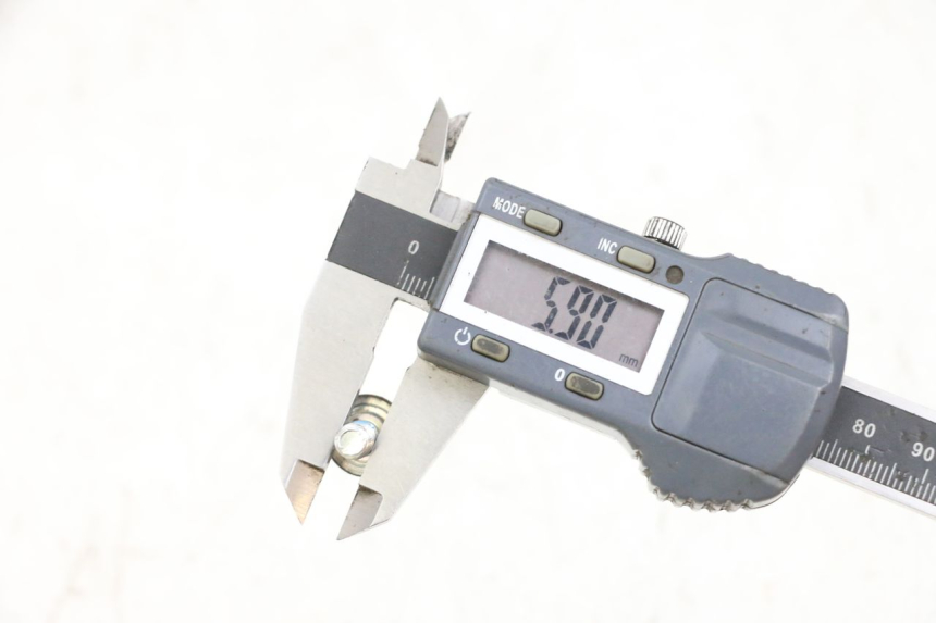 photo de VIS DISQUE DE FREIN YAMAHA X-MAX XMAX 125 (2010 - 2013) - Zoom état d’usage