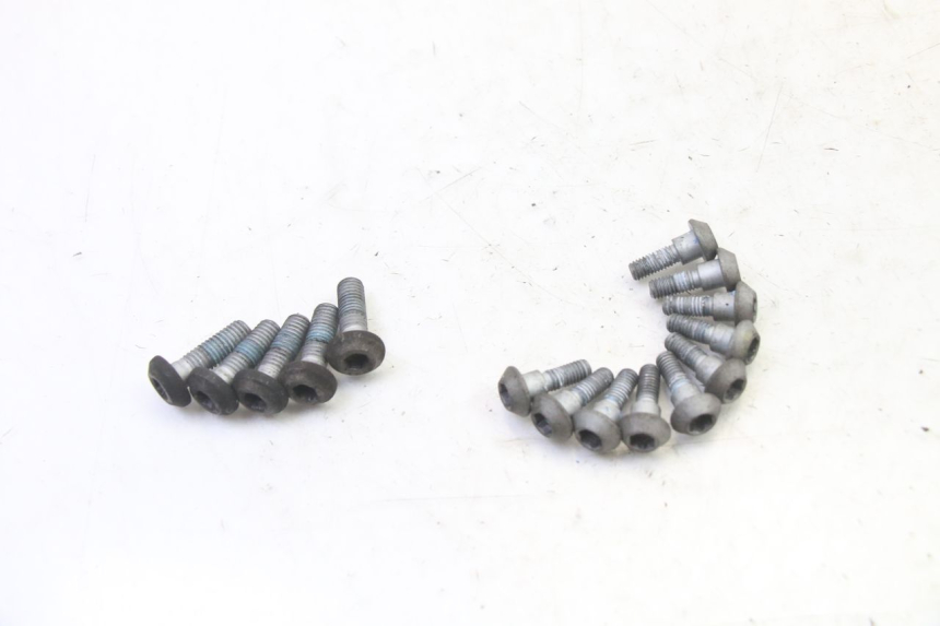 photo de VIS DISQUE DE FREIN YAMAHA XJ6 ABS 600 (2008 - 2016)