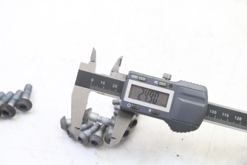 photo de VIS DISQUE DE FREIN YAMAHA XJ6 ABS 600 (2008 - 2016)