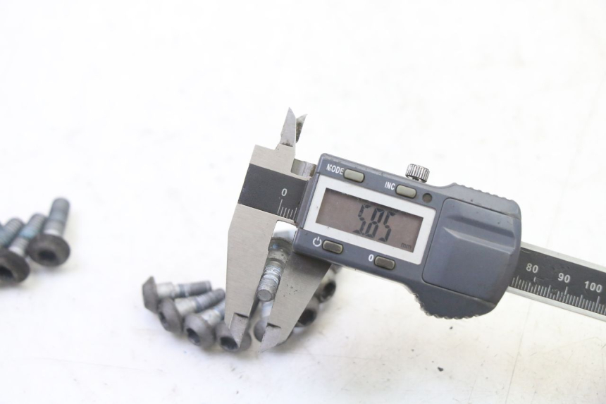 photo de VIS DISQUE DE FREIN YAMAHA XJ6 ABS 600 (2008 - 2016)