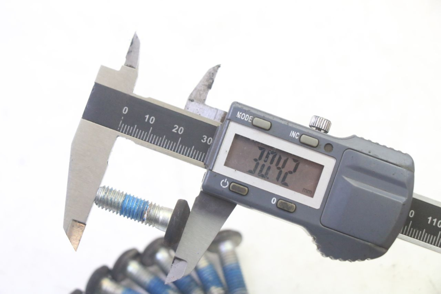 photo de VIS DISQUE DE FREIN YAMAHA YP MAJESTY 125 (2007 - 2010)